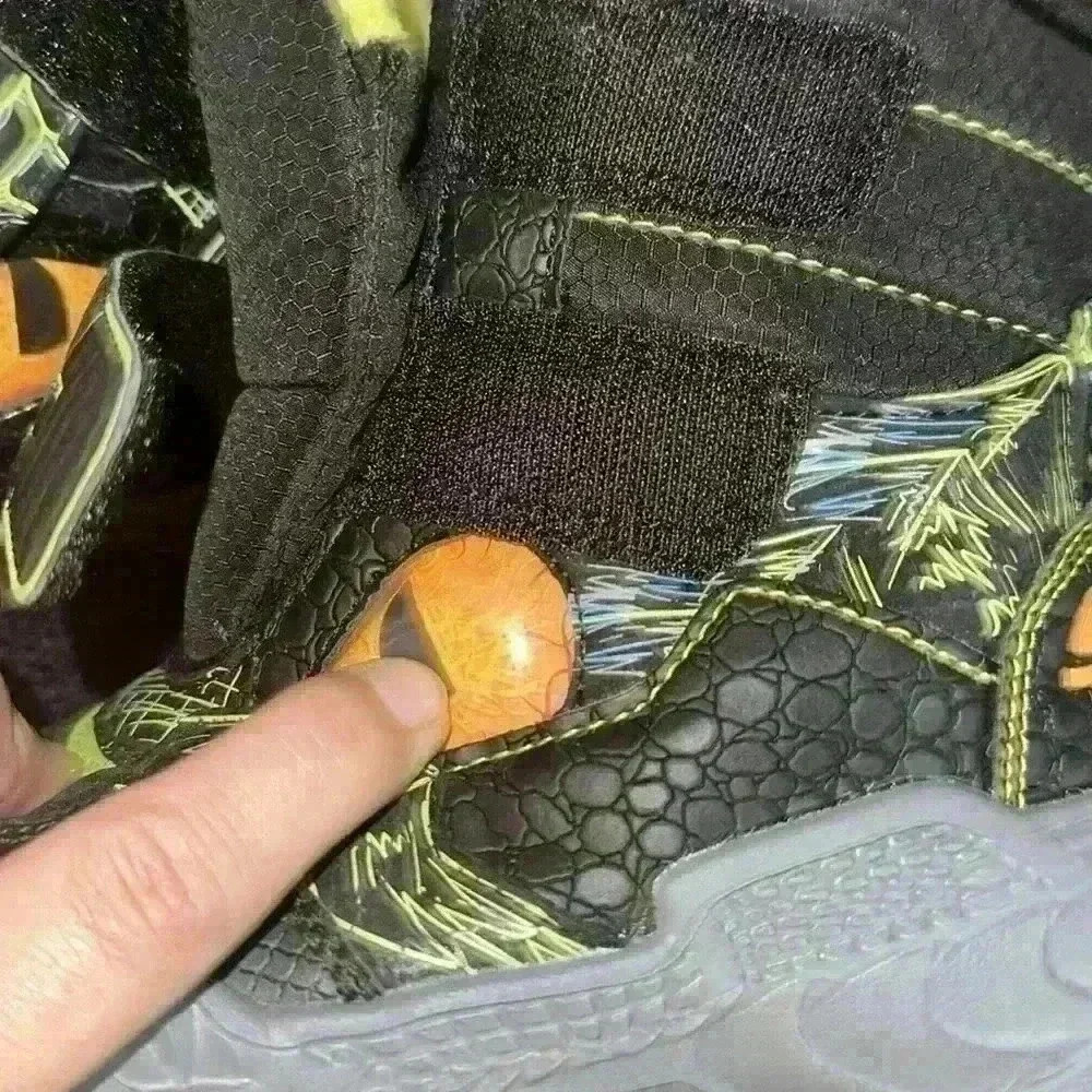 Skechers Skech-Saurus is Boys 13.5 Winter Boots Water Repellant Memory Foam - Picture 9 of 9